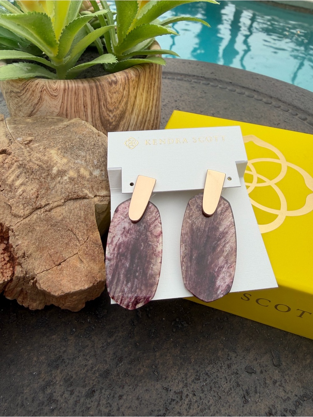 NWT KENDRA SCOTT Earrings - Beautiful Designer - Classic - Boho Earrings